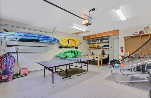 McCall House | Magical McCall Retreat Near Golf Course and Lake