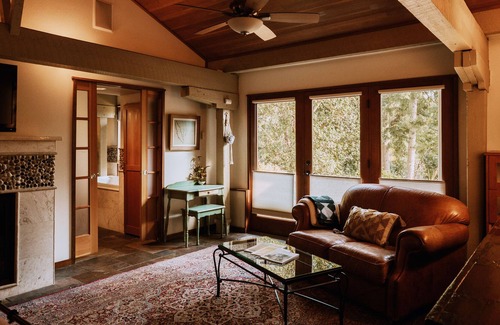 Kingston House | 'Magical' Mid-Century Estate [27 Acres, Sleeps 12]