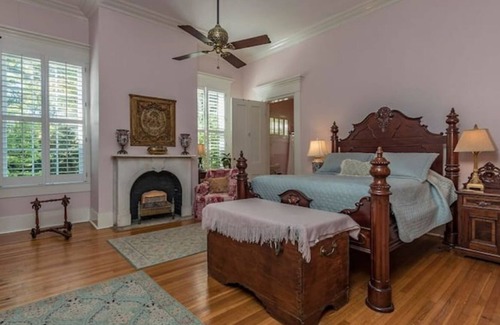 Franklin Apartment | Magical stay at The Fairfax House D