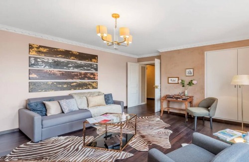 Saint-Germain-l'Auxerrois Apartment | MAGICAL URBAN MANSION LOUVRE PALAIS ROYAL -SWEEPING VISTAS
