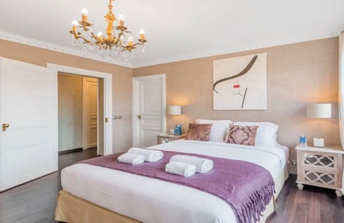 Saint-Germain-l'Auxerrois Apartment | MAGICAL URBAN MANSION LOUVRE PALAIS ROYAL -SWEEPING VISTAS