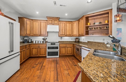 Burnsville Condo | Magical Views and Sunsets Living Above the Clouds at Mountain Air