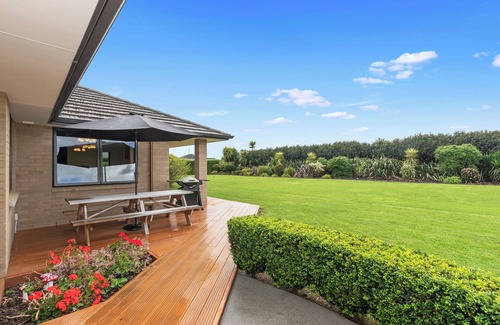 Waipu House | Magical Waipu - Central Family Holiday Home