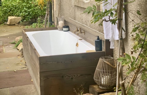 Lustleigh House | Magically located Romantic Retreat with Outdoor Bath on Dartmoors edge