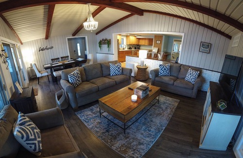 Sister Lakes House | Magician Lake Life at its best!