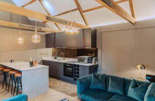 Morpeth Apartment | Magistrates Penthouse Suite - Town Centre Apartments with Spa