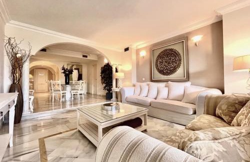 Nueva Andalucia Apartment | Magna Marbella - Apartamento de Lujo y golf en zona de Puerto Banús