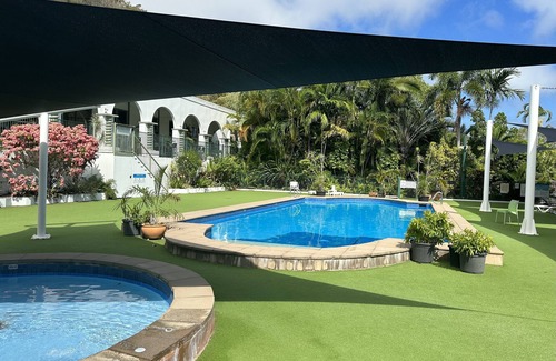 Nelly Bay Apartment | Magnetic Island Resort Studio - Relax, sun, swim, fish, beach and lovely gardens