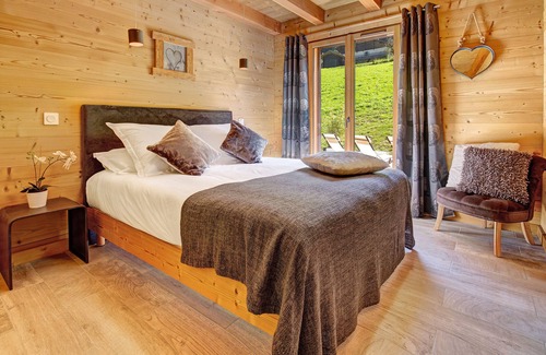 Les Villards-sur-Thones Ski Chalet | Magnifique Chalet au Calme Tout Confort Avec Jacuzzi