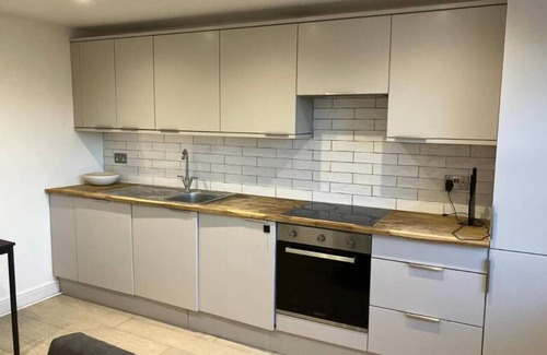 Epsom Apartment | Magnificent 1 bed 10East StFlat4