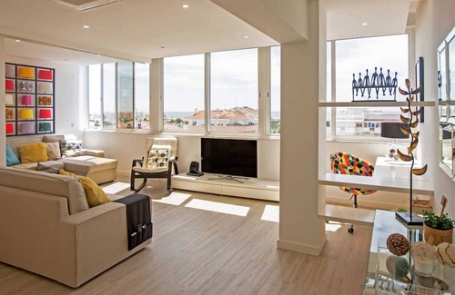 Costa de Caparica Apartment | Magnificent 1 Bedroom Apartment With Views Over The Ocean