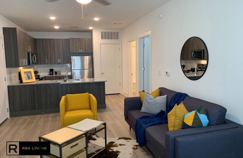 Chosewood Park Apartment | Magnificent 1 BR Skylar Apartment By RBA Living