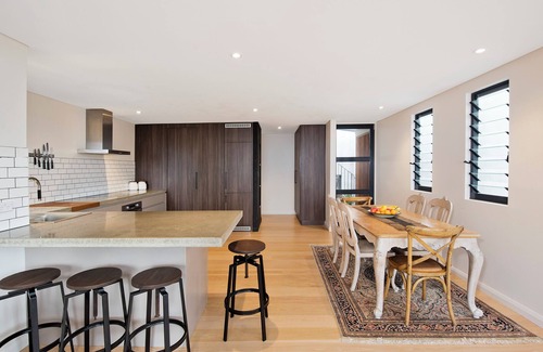 Bronte House | Magnificent 3BR Bronte Holiday House with Views
