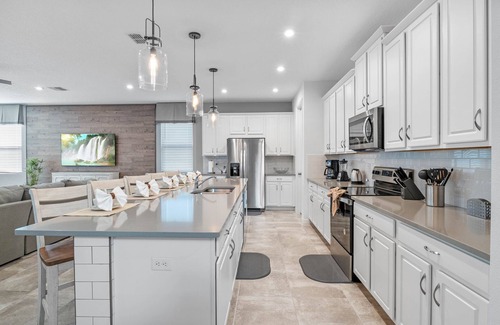 Four Corners Resort | Magnificent 9-Bedroom Resort Home: Pool, Spa & Lake View