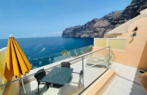 Los Gigantes Apartment | Magnificent Apt. with Sea View, Cliff & Marina