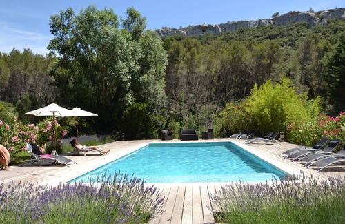 Tarascon Villa | Magnificent Bastide in the heart of alpilles, quiet absolute, exceptional position, private Tennis, Swimming pool warmed 7 rooms 4 bathrooms