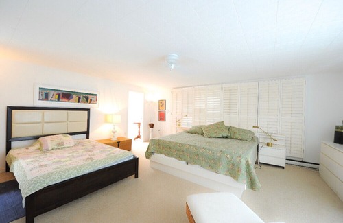 Wainfleet House | Magnificent Beach House Lake Erie