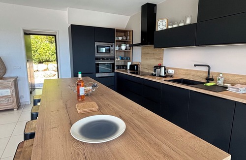 Tarcu House | Magnificent contemporary house with 180° sea and mountain views, not overlooked