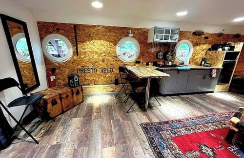 Cote Pavee Boat Rental | Magnificent, cosy and spacious houseboat in Toulouse