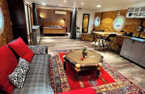 Cote Pavee Boat Rental | Magnificent, cosy and spacious houseboat in Toulouse