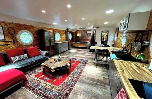Cote Pavee Boat Rental | Magnificent, cosy and spacious houseboat in Toulouse