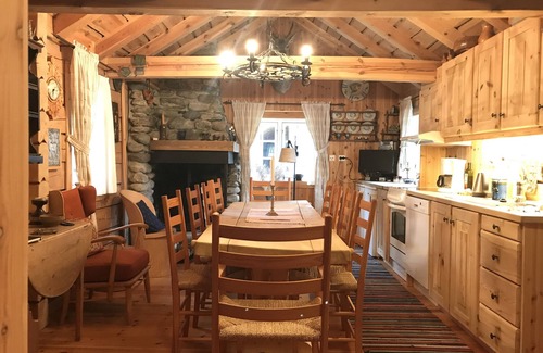 Møre og Romsdal Ski Chalet | Magnificent farm from the 18th century with the possibility of salmon fishing