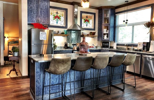 Mount Ida Cottage | Magnificent Four Bedroom, Two 1/2 Bath luxury, log-sided Harbor North cottage with incredible views of Lake Ouachita. by RedAwning