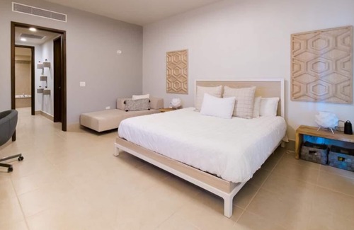 Herreras Condo | Magnificent Golf Villa at Bahia Beach