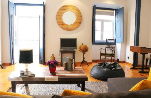 Mouraria Apartment | Magnificent Historical City Centre Apart with Terrace