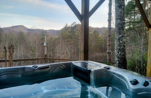 Franklin House | Magnificent Mountain View Family Home w/Hot Tub Franklin, NC - Dog Friendly!