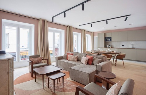 Les Halles Apartment | Magnificent New Apartment Beaubourg/le Marais