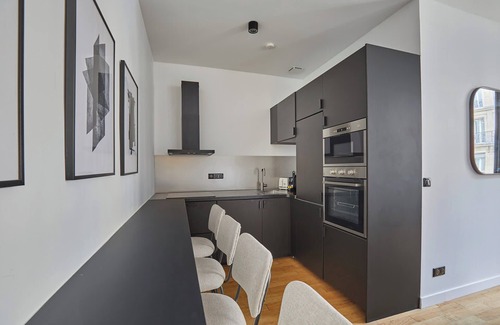 Les Halles Apartment | Magnificent New Apartment Beaubourg/le Marais