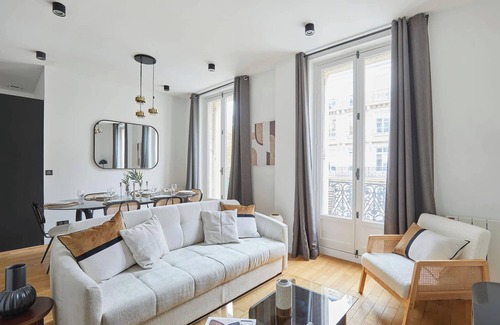 Les Halles Apartment | Magnificent New Apartment Beaubourg/le Marais