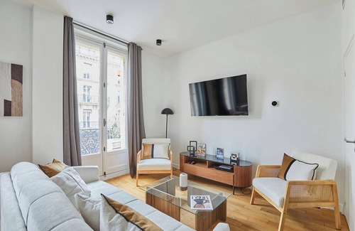 Les Halles Apartment | Magnificent New Apartment Beaubourg/le Marais
