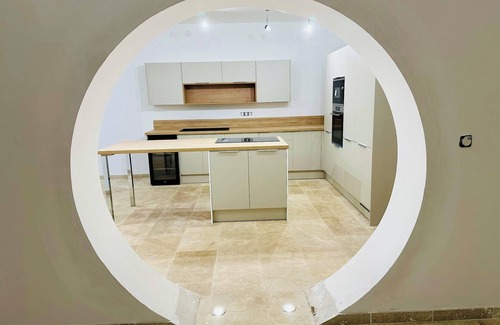 Saint-Didier Villa | Magnificent New Villa in Saint-Didier with Pisicne