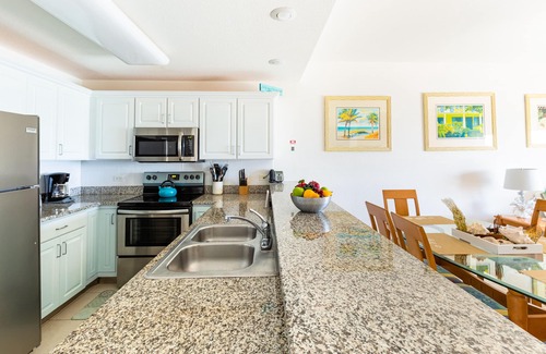 Colliers Bay Condo | MAGNIFICENT OCEAN Views- 2 Bedroom Beachfront Condo at Castaways Cove🌴