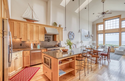Neskowin House | Magnificent Ocean-view Townhome with Game Room, Hot Tub and King Suite!