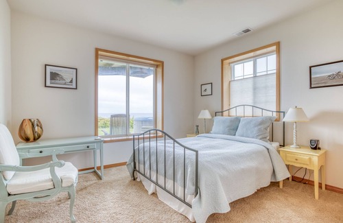 Neskowin House | Magnificent Ocean-view Townhome with Game Room, Hot Tub and King Suite!