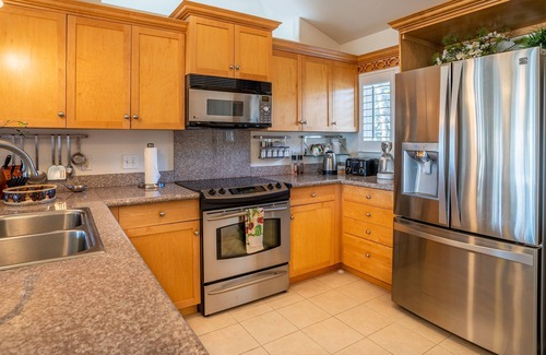 Ko Olina Condo | Magnificent OCEANVIEW Kai Lani 2 Bed, 2 Bath Condo with Parking for 2 cars.