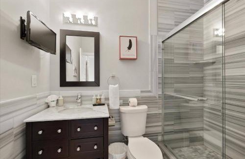 Olde Kensington Apartment | Magnificent Studio W Rooftop Pool
