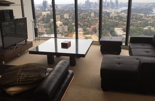 St. Leonards Apartment | MAGNIFICENT SUB PENTHOUSE