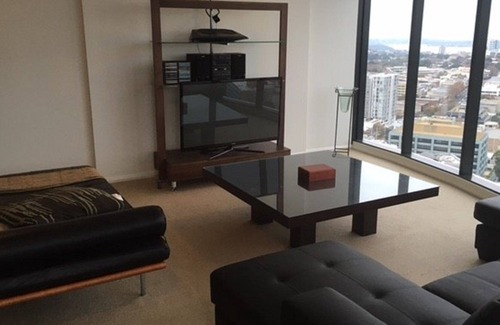 St. Leonards Apartment | MAGNIFICENT SUB PENTHOUSE
