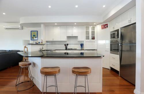 Hawks Nest House | Magnificent Views - Mariners Mark 3