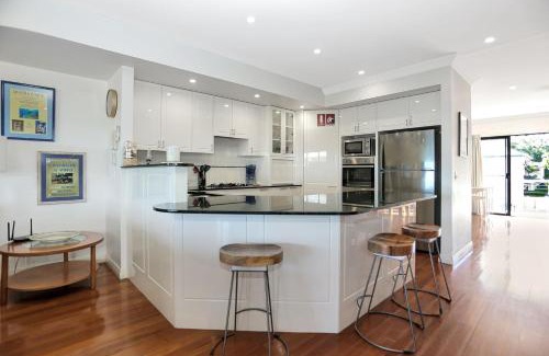 Hawks Nest House | Magnificent Views - Mariners Mark 3