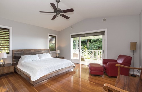 Makiki House | Magnificent Views & Privacy