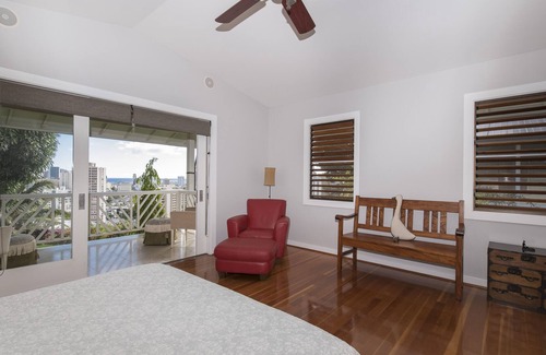 Makiki House | Magnificent Views & Privacy