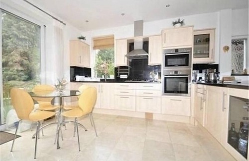 Plaistow and Sundridge Villa | Magnificent villa. 5/6 bedr with large garden.12 min to Central London by train