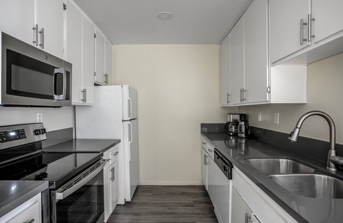 Westwood Apartment | Magnificent Westwood 1BR, close to UCLA, by Blueground
