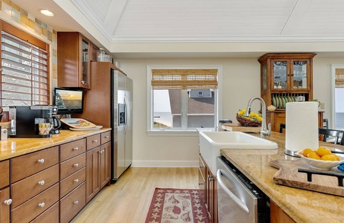 Villas House | Magnificient Luxurious Home with Built-in Pool on the Beach