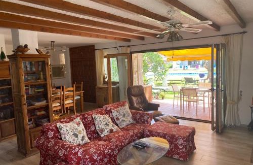 Torre del Mar Ski Chalet | MAGNIFICO CHALET UNICO JUNTO AL MAR CALETA DE VELEZ